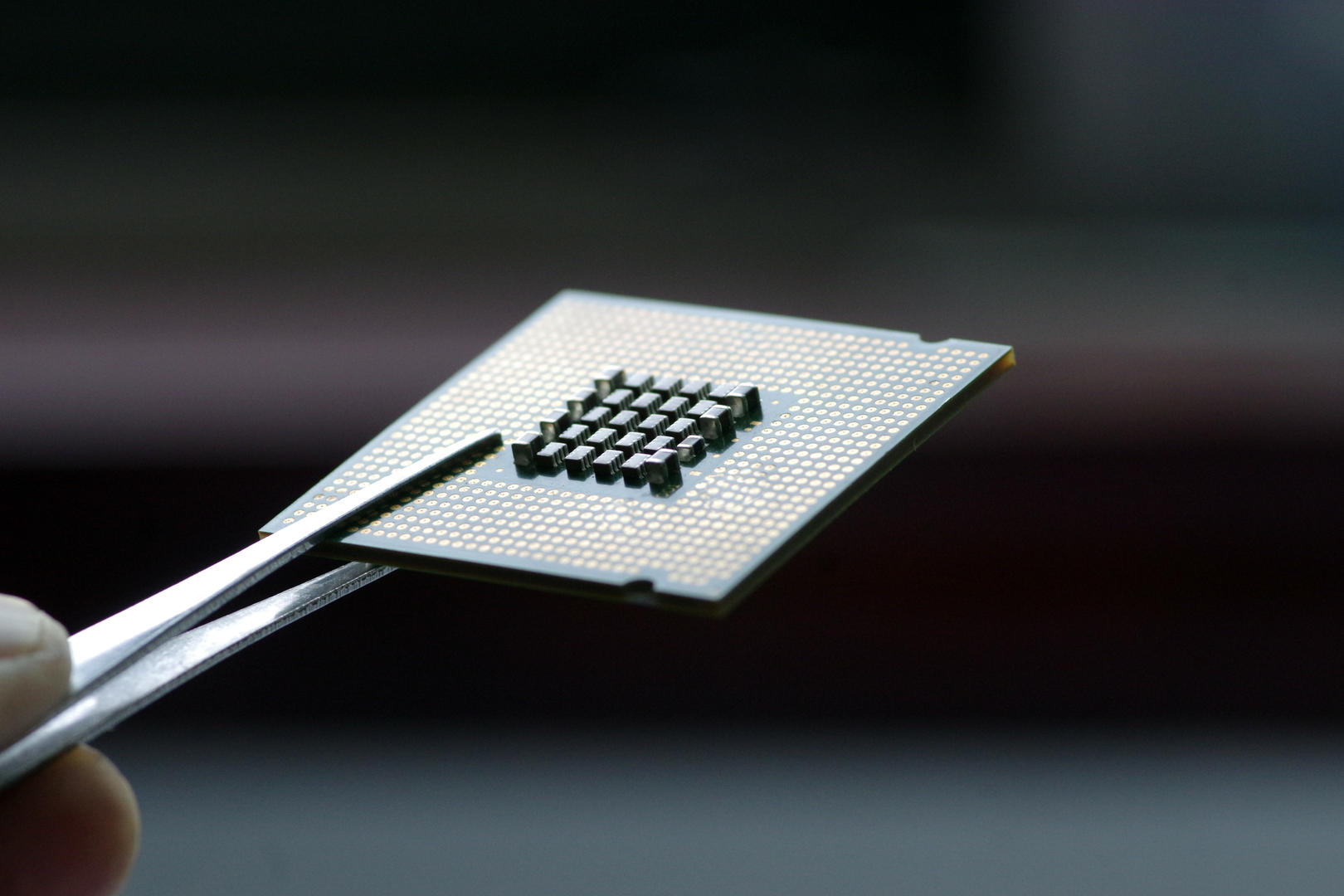 芯片人才暗戰：畢業能拿三四十萬，獵頭開始挖應屆生，跳槽漲薪50%